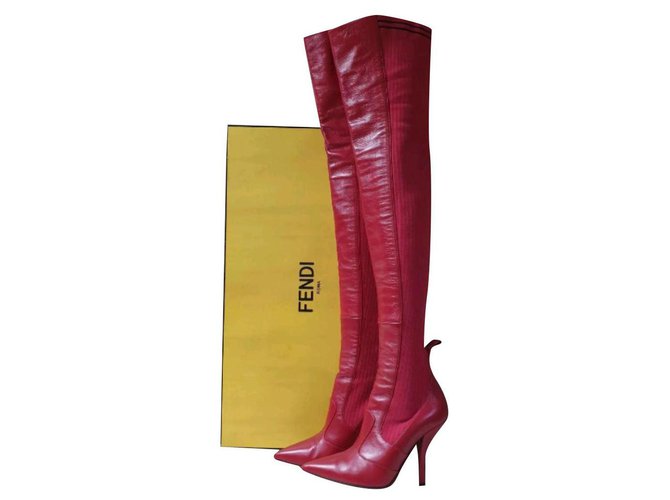 Bota tipo calcetín sobre la rodilla de cuero rojo Fendi Sz.38,5 Roja  ref.241517