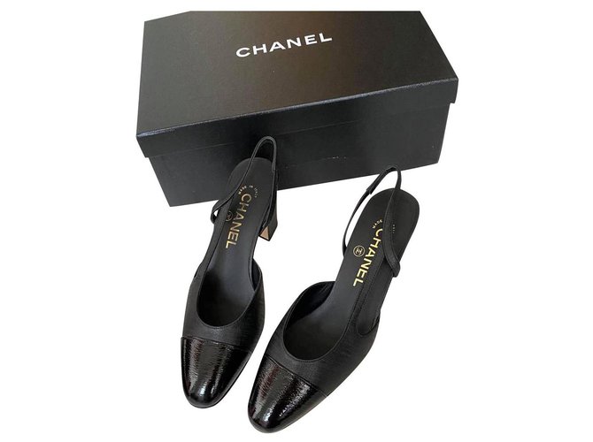 Chanel Tacones Negro Cuero  ref.241570