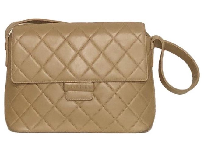 Chanel Handbags Beige Leather  ref.241879