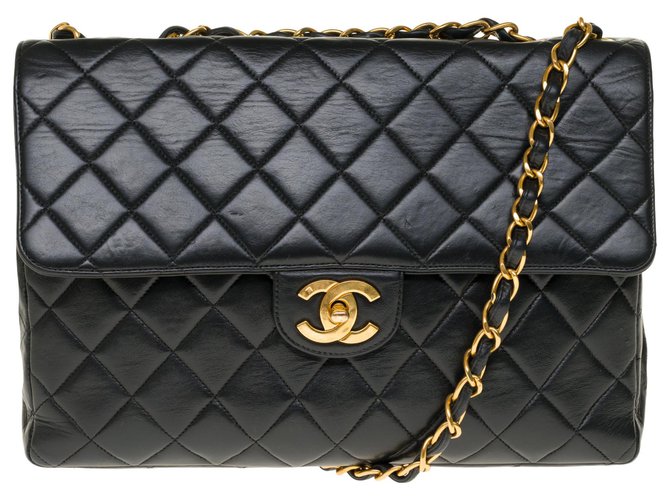 Classique Majestueux sac à main Chanel Timeless Jumbo en cuir d'agneau matelassé noir, garniture en métal doré  ref.241960