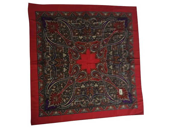 Lenço de seda Yves Saint Laurent estampa cachemire 128x128 cm Multicor 