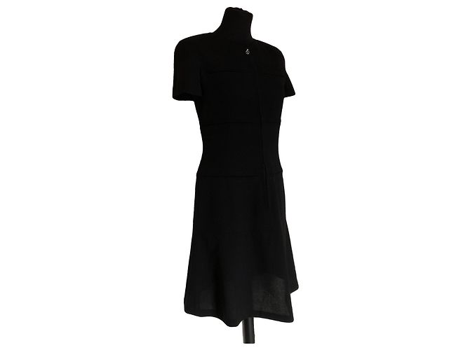 Vestido Chanel Preto de Lã com Mangas Curtas