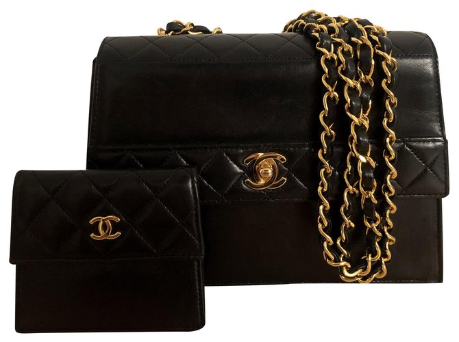 Bolsa Chanel Vintage em couro preto  ref.242253