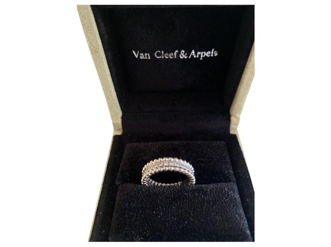 Van Cleef & Arpels Anelli Oro bianco  ref.242382