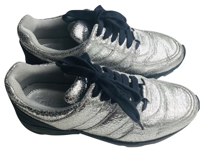 Chanel Runner Sneakers Argento Cracked Blu navy Pelle Di gomma  ref.242777