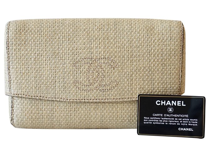 Chanel Clutch bags Beige Wicker ref.242864 - Joli Closet