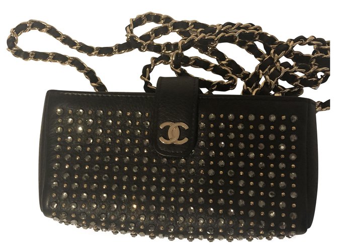 Timeless Chanel Handtaschen Schwarz Leder  ref.242915