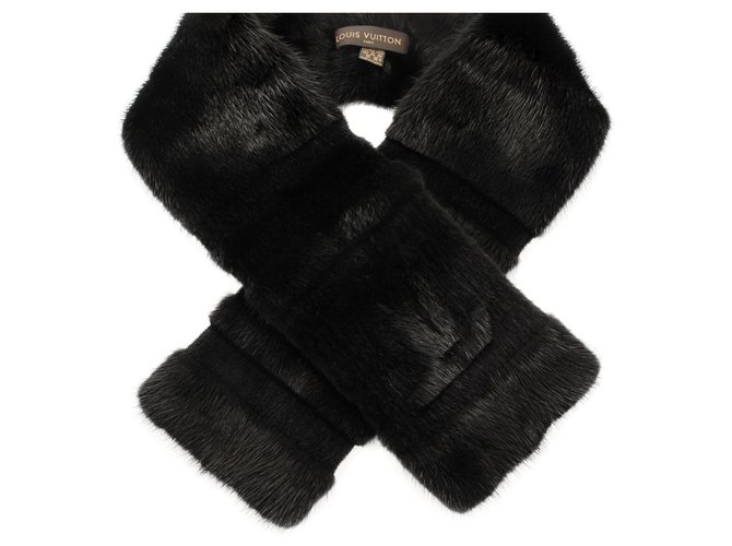 Louis Vuitton Scarves Black ref.243060 - Joli Closet