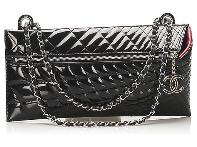 Chanel Black Matelasse Patent Leather Shoulder Bag  ref.243209