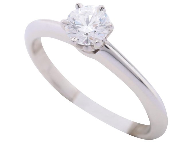 TIFFANY & CO, TIFFANY & CO. solitaire 0.35ct D/VVS1 Round Brilliant Diamond Engagement Ring Silvery Platinum  ref.243254