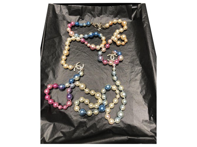 Chanel Necklaces Multiple colors Pearl  ref.243257