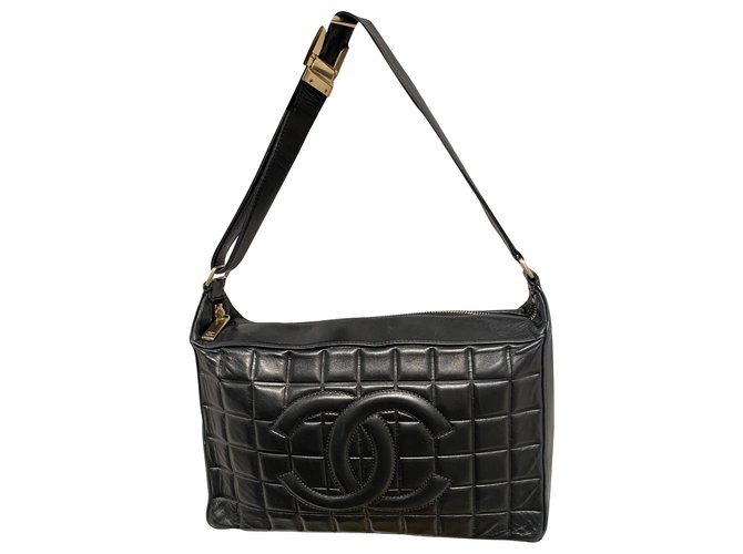 Chanel Handtaschen Schwarz Leder  ref.243273