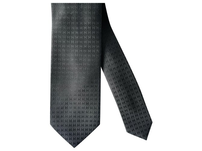 Hermès Façonnée H Noir Krawatte Schwarz Seide  ref.243320