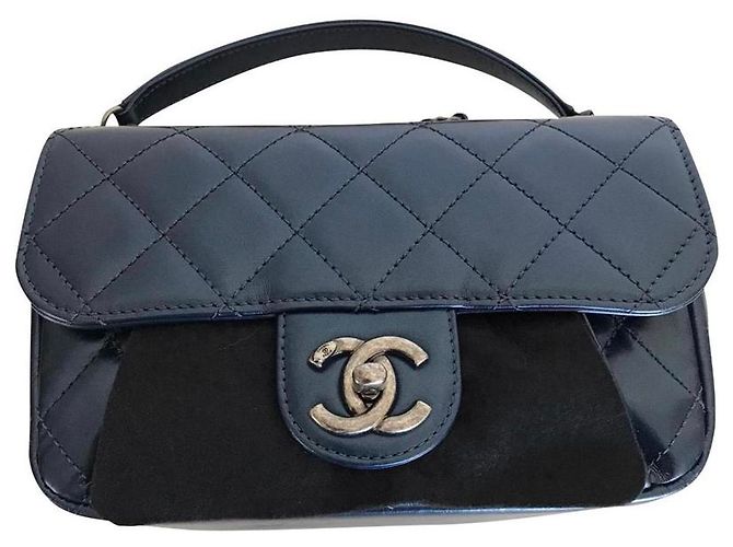 Timeless Chanel Nova pequena bolsa acolchoada Azul