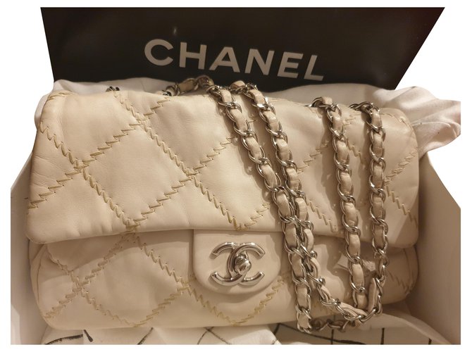 Chanel Handbags Cream Leather  ref.243376