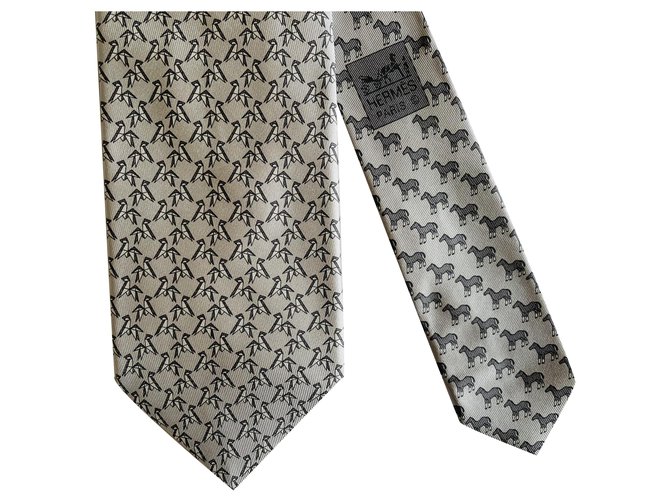 Hermès Origami Horse Twillbi tie Grey Silk  ref.243534