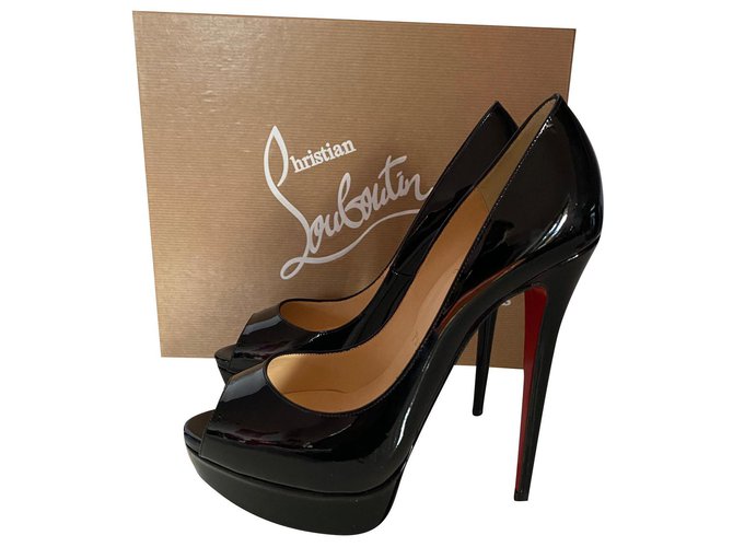 Louboutin lady 2024 peep black