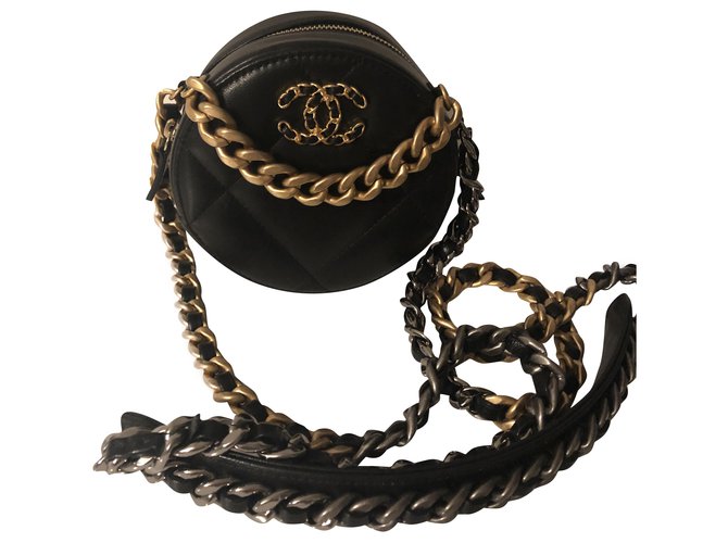 Chanel Handbags Black Leather  ref.243677