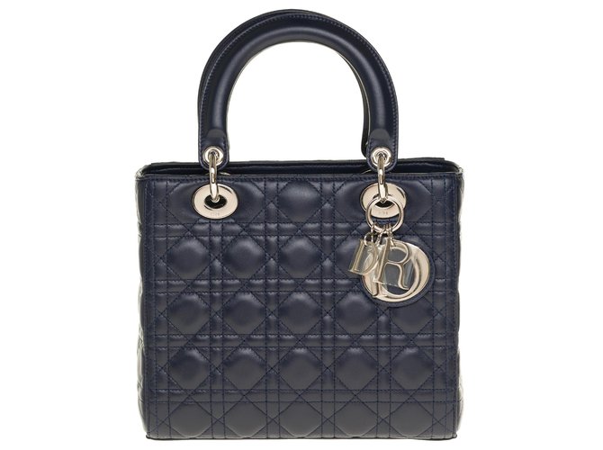 Splendid Christian Dior - Bolsa Lady Dior MM cannage de couro azul marinho, Garniture en métal argenté, Nova Condição  ref.243705