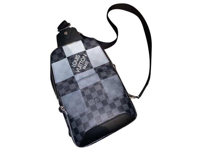 Louis Vuitton Taschen Aktentaschen Schwarz Leder  ref.243810