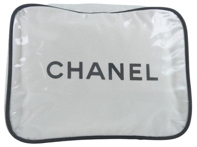 Chanel clutch White Plastic  ref.243877