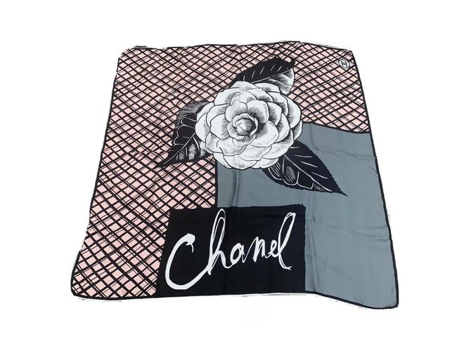Chanel Echarpes Soie Gris  ref.243985