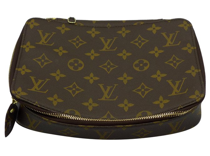 Louis Vuitton Estuche de viaje de joyería Castaño  ref.244278