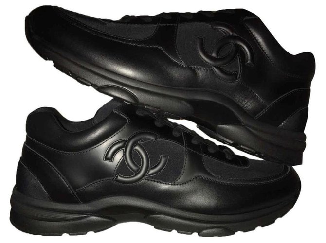 Chanel Sneakers Black Leather ref.244650 - Joli Closet