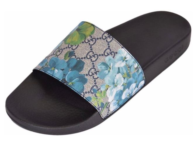 Gucci glisse de nouvelles fleurs