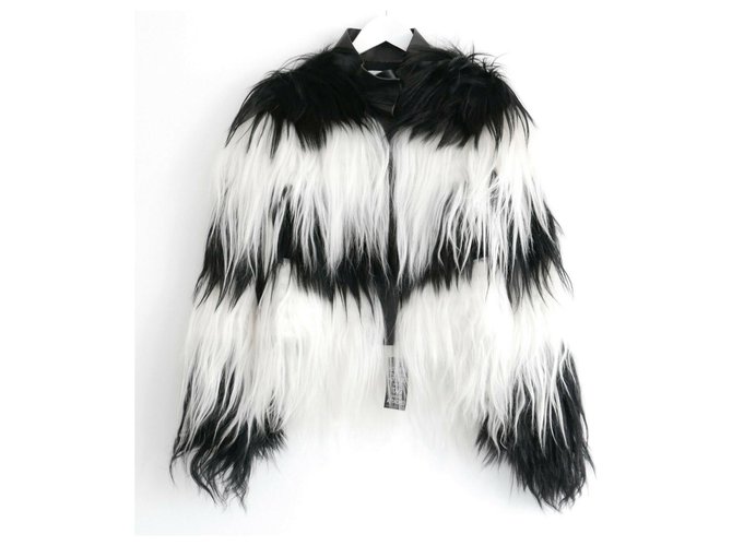 Valentino Manteau en cuir et fourrure de chèvre de Mongolie à rayures noires / blanches  ref.245496