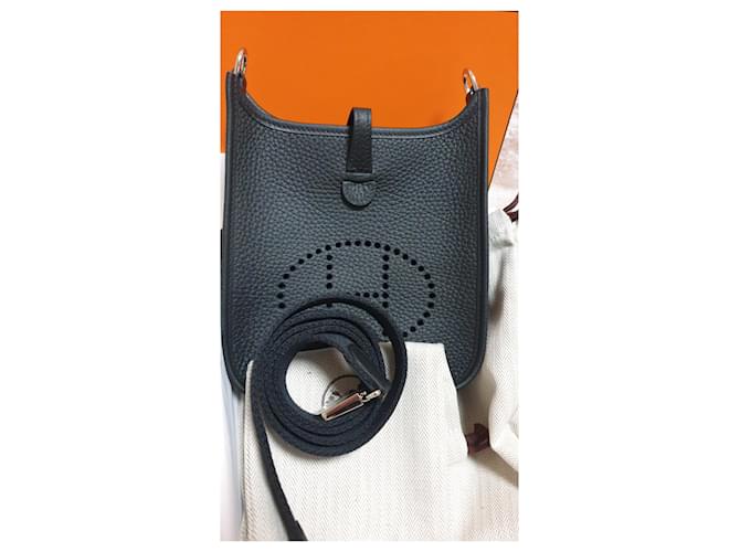 Hermès Evelyne tpm 16 Negro Cuero  ref.245522