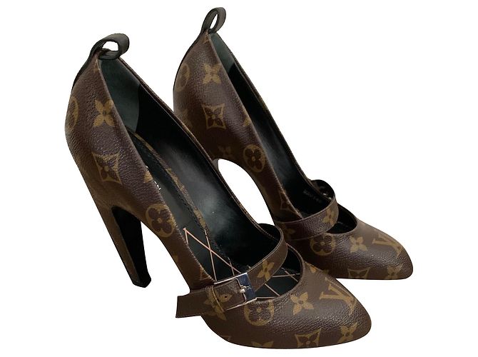 Scarpins Louis Vuitton Monogram Canvas Marrom 12cm