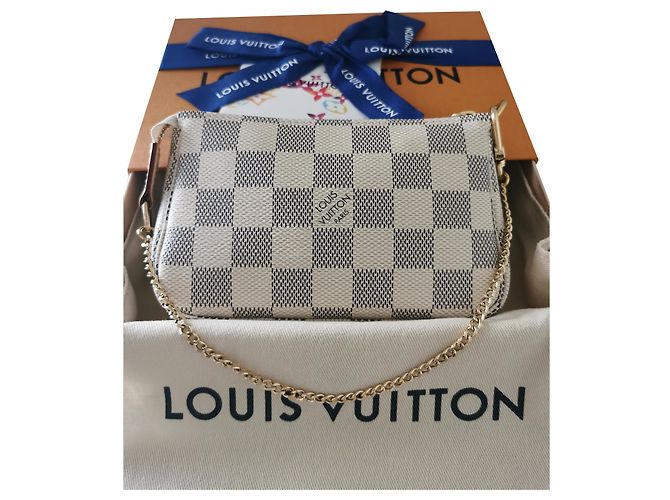 Louis Vuitton Mini Pochette accessori Azur Gold hardware