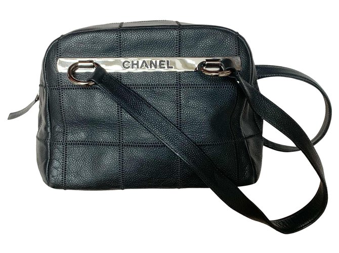 Chanel Vanity in caviar leather with shoulder strap Black  ref.246161