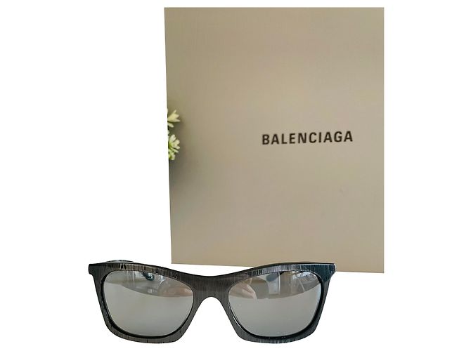Balenciaga cat-eye sunglasses Black