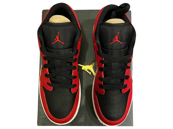 Nike x jordan reverso proibido criado 36.5 Vermelho Couro  ref.246449