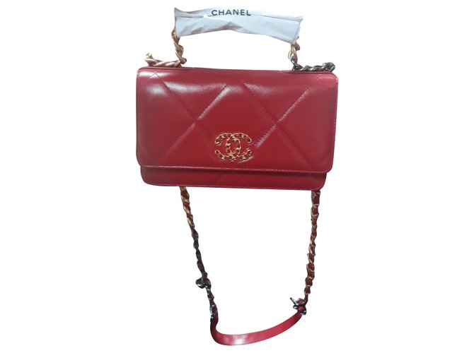 Chanel 19 Vermelho Couro  ref.246594