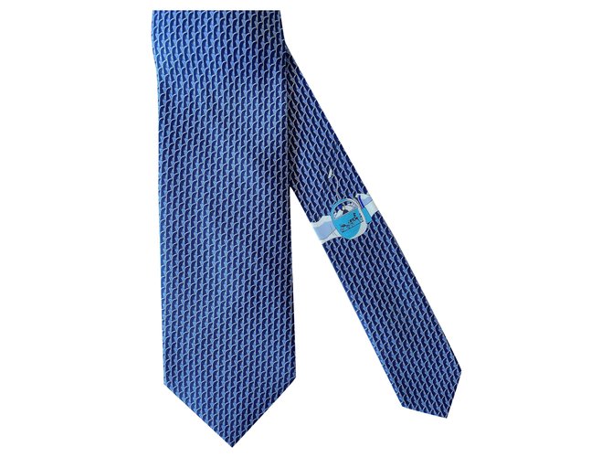 Hermès Corbatas Azul marino Seda  ref.246661