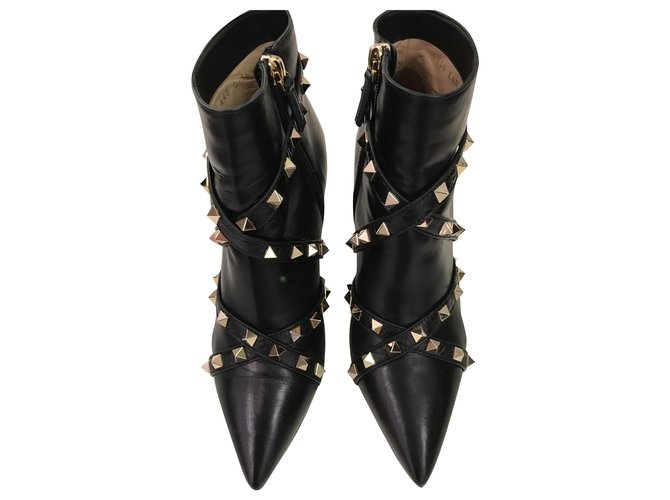 Valentino rockstud ankle boots Black Leather  ref.247052
