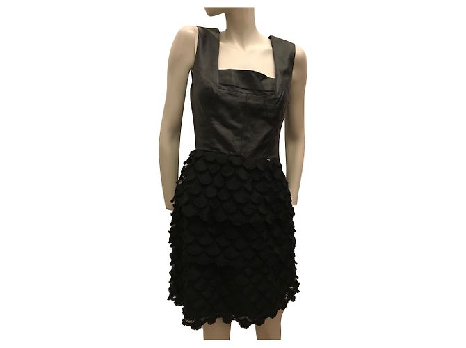 Guess Schwarzes Kleid