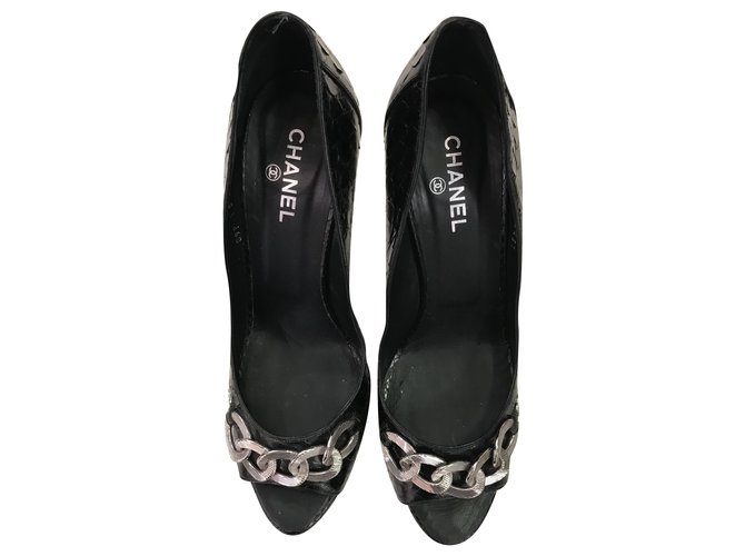 Chanel Pumps Black Exotic leather  ref.247287