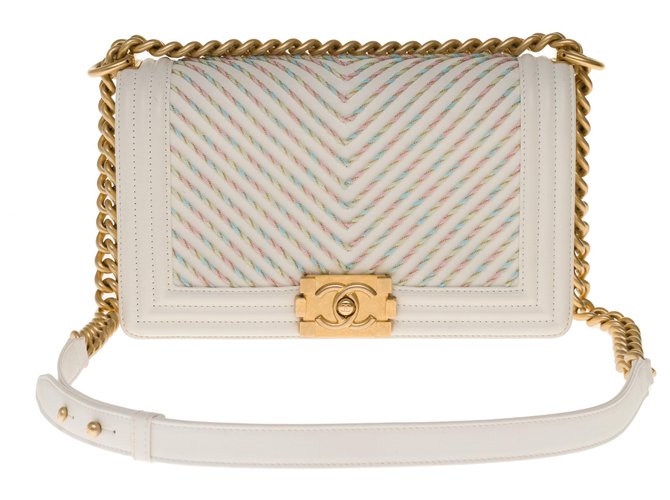 Limited edition - Superb Chanel Boy old medium in multicolored embroidered chevron quilted ivory calf leather, hardware in aged gold metal Eggshell  ref.247296