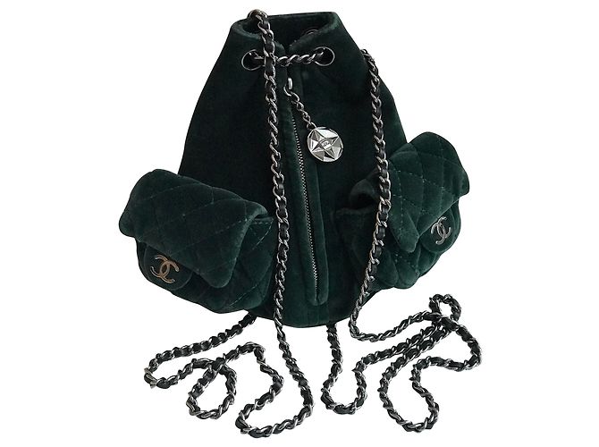 Chanel Famosa mini borsa "Backpack is Back" Verde Verde scuro