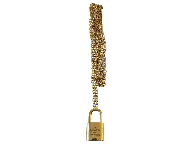 Louis Vuitton Lange Halsketten Golden Metall  ref.247366