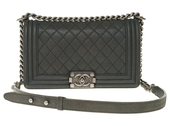 Superb Chanel Boy old medium quilted bag in gray aged effect leather, Aged silver metal trim Grey  ref.247405