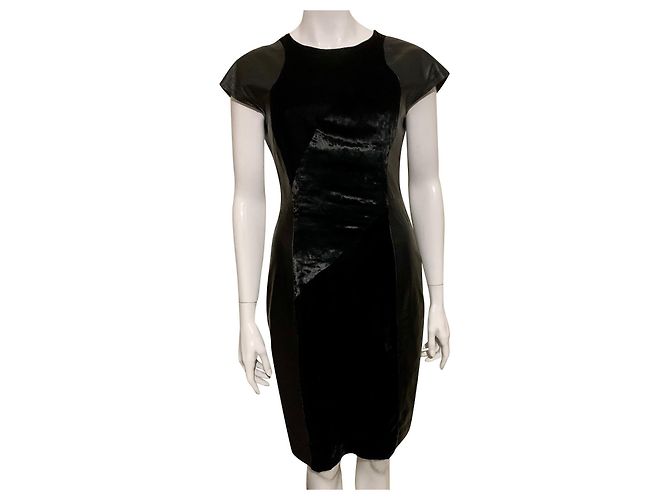 Prada Vestido de couro e veludo