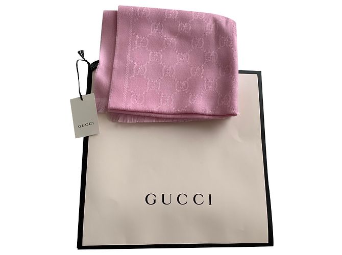 Gucci Lenços de seda