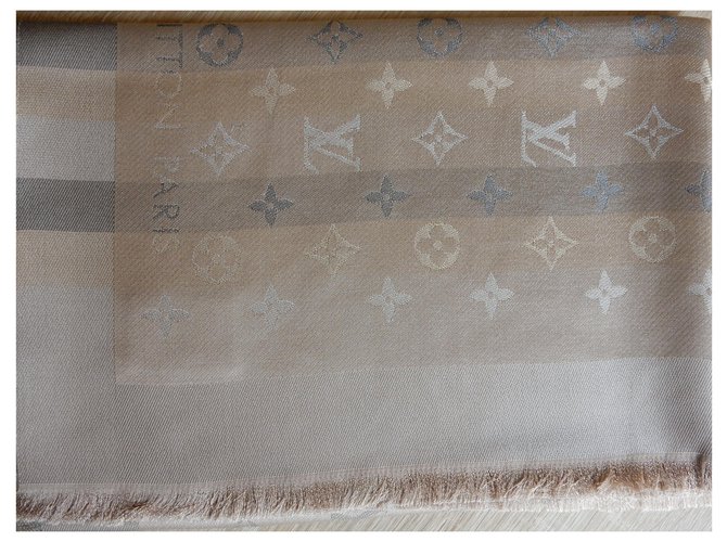Louis Vuitton Silk scarves Beige  ref.248450