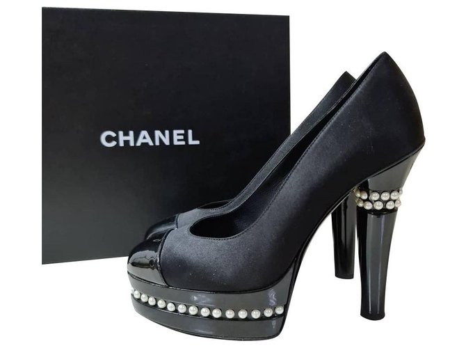 CHANEL Patent Leather Satin Logo Pearl Heels Shoes Sz.38 auth Black  ref.248478