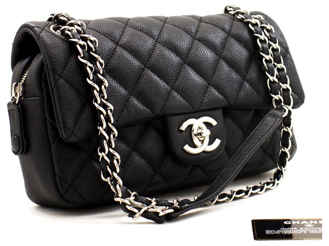 CHANEL Caviar Chain Shoulder Bag Black Quilted Flap Leather Silver  ref.248518 - Joli Closet